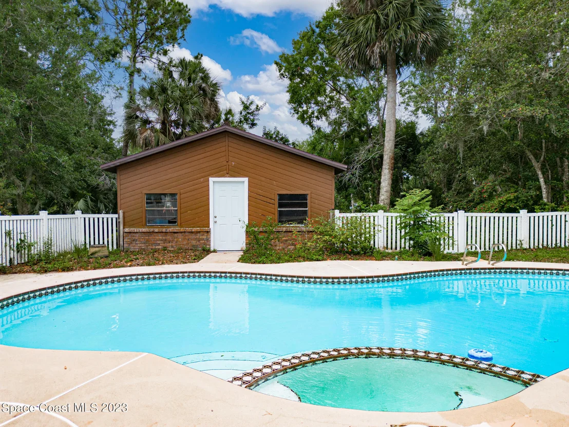 Photo of 4493 Country Road
