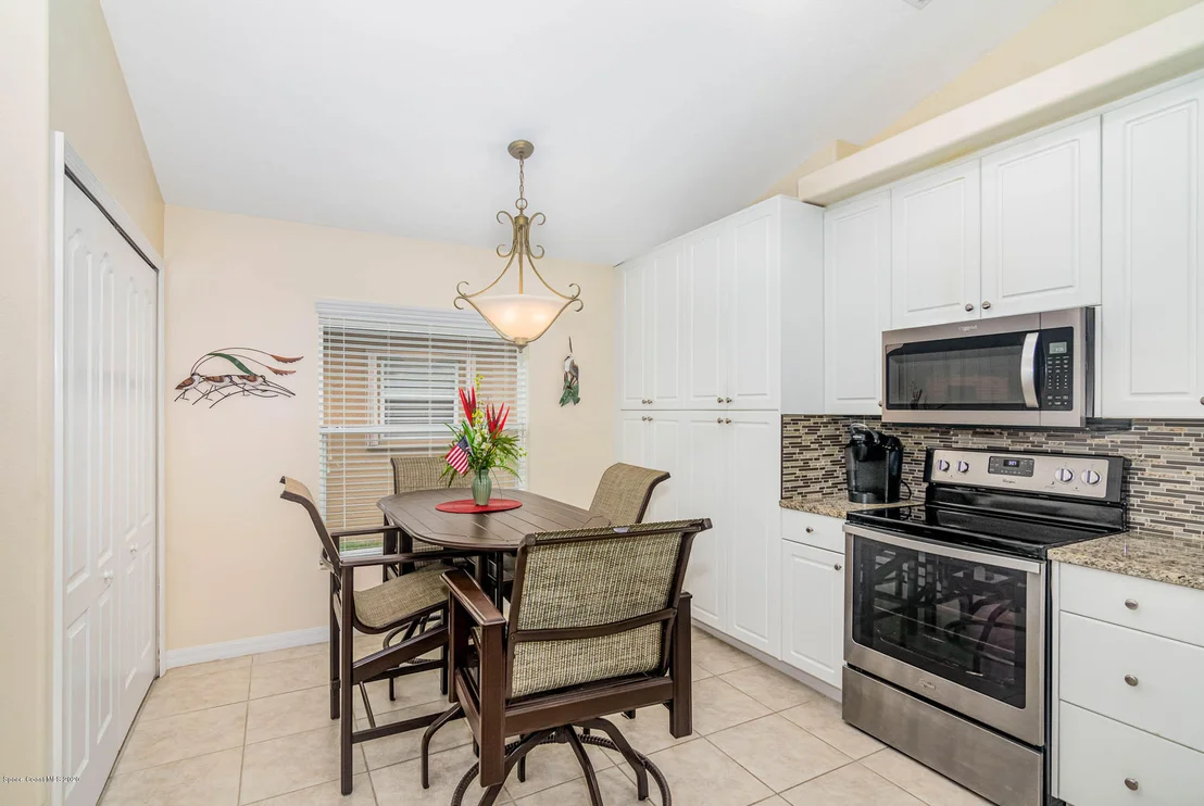 Photo of 7147 Broderick Drive