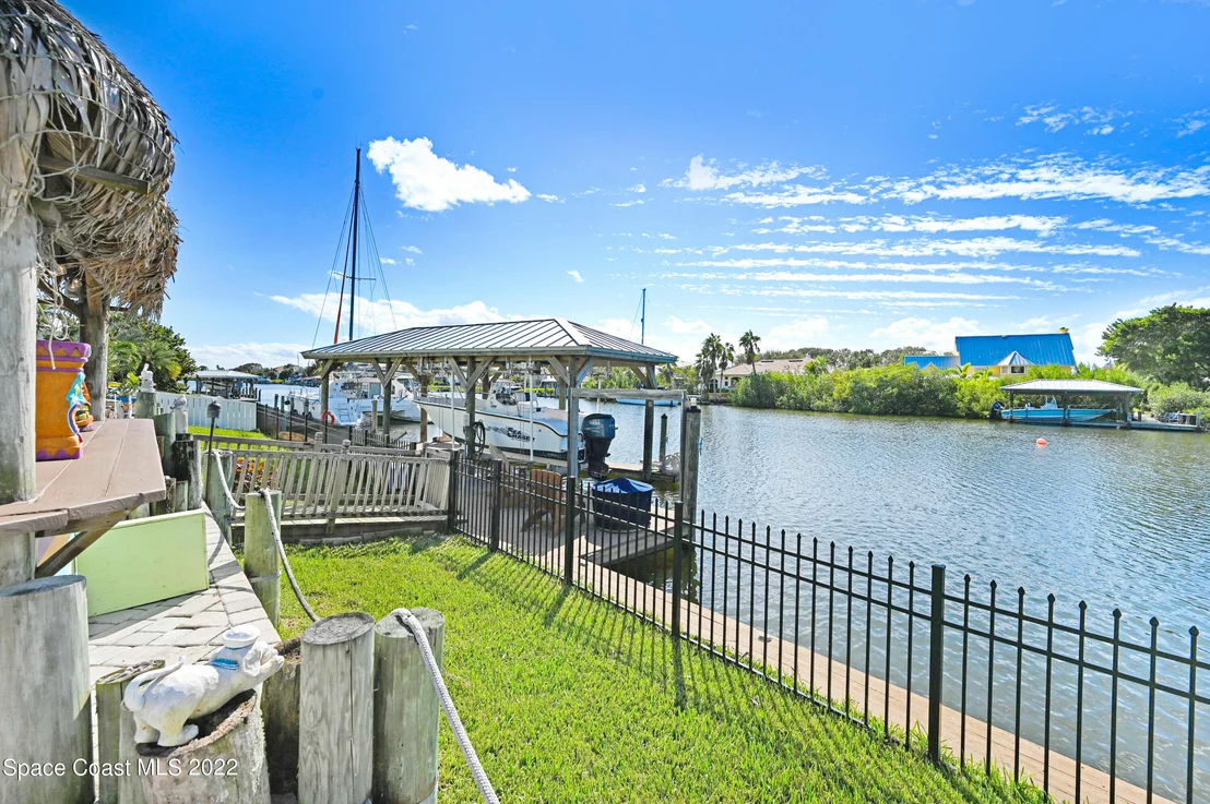 Photo of 414 Thrush Drive
