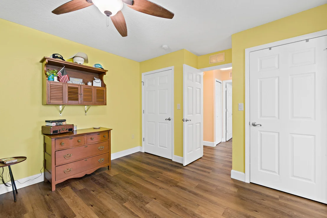 Photo of 810 Knecht Road NE