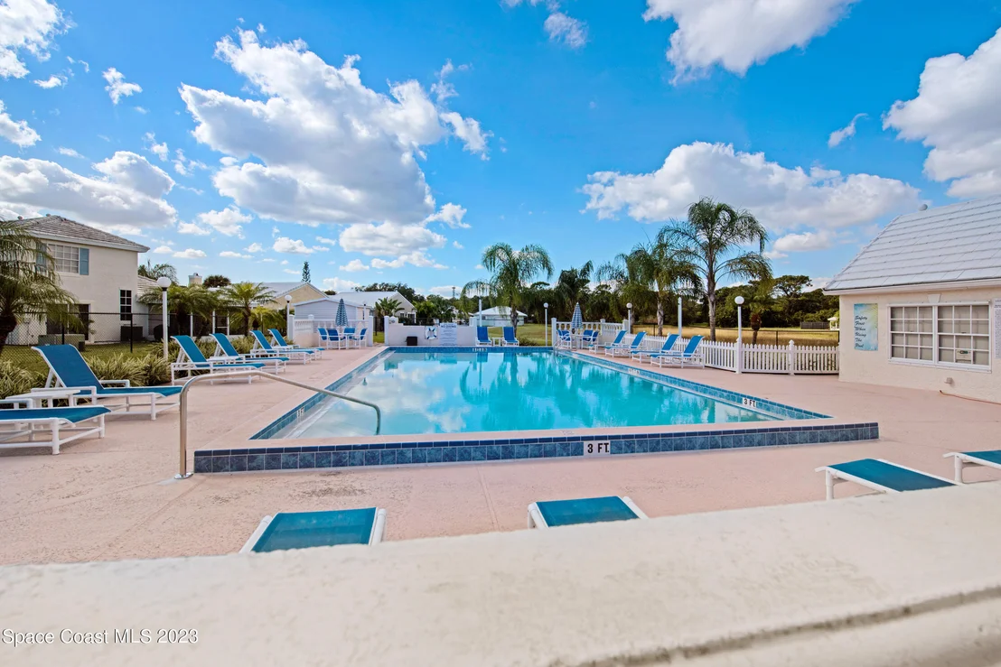 Photo of 963 Wateroak Drive NE