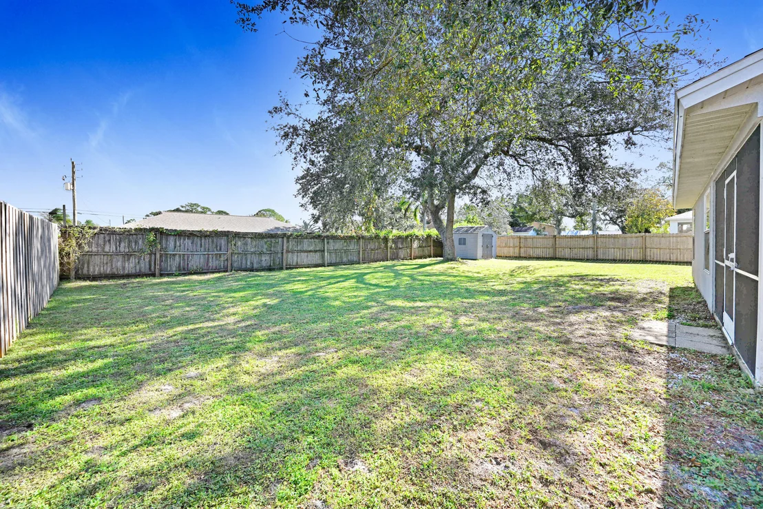 Photo of 5947 Cardiff Avenue