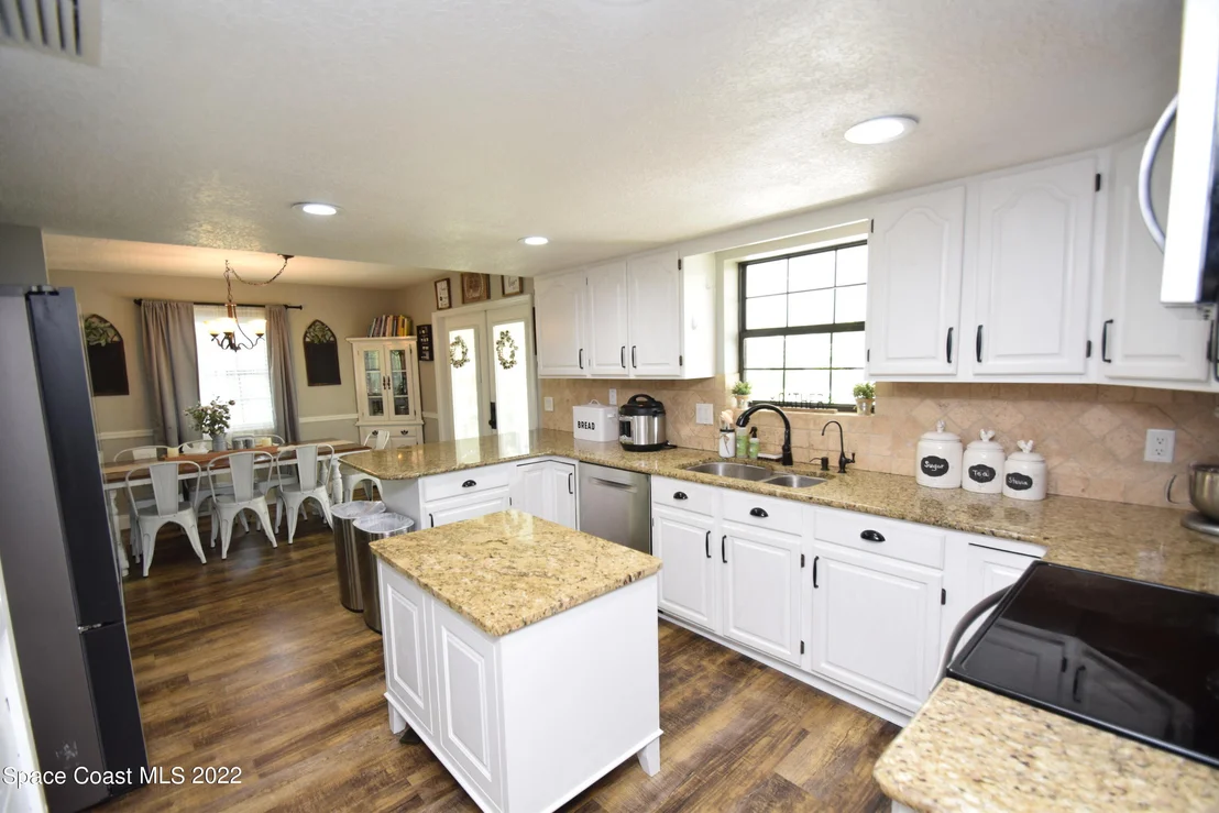 Photo of 1775 Grant Road