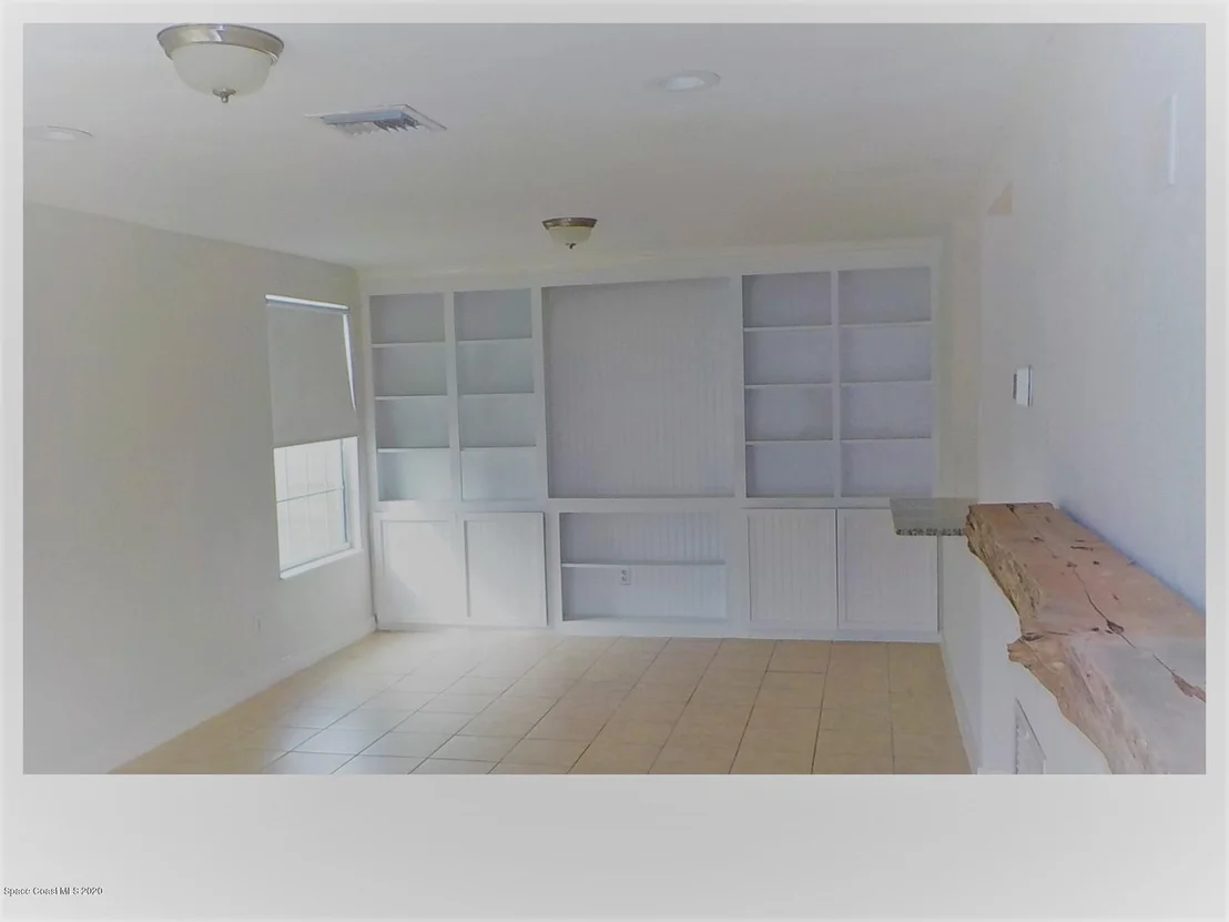 Photo of 5482 Jamaica Road