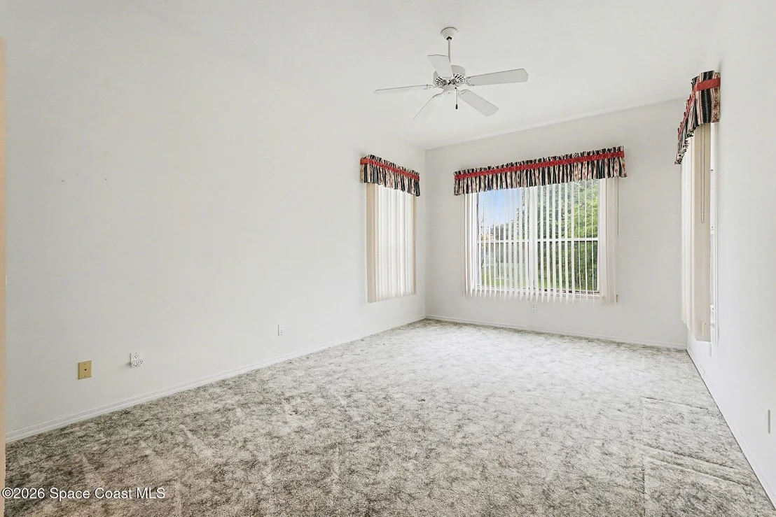 Photo of 981 Victoria Place
