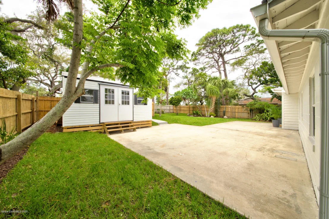 Photo of 1882 Pineapple Avenue