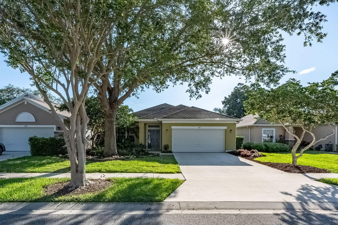 Photo of 392 Waterside Circle