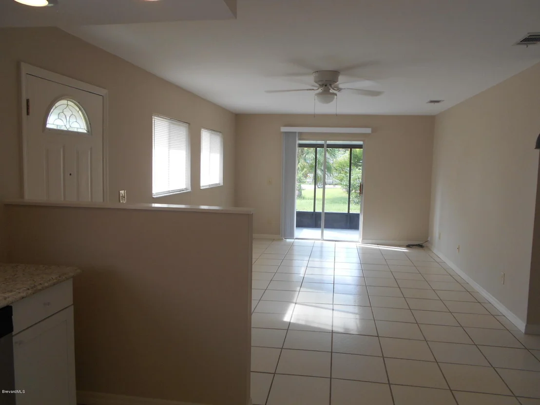 Photo of 711 SE Airoso Road