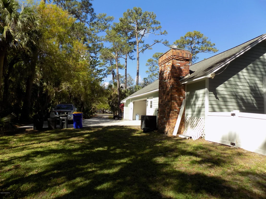 Photo of 970 Bluegrass Lane