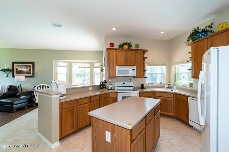 Photo of 1772 Windbrook Drive SE