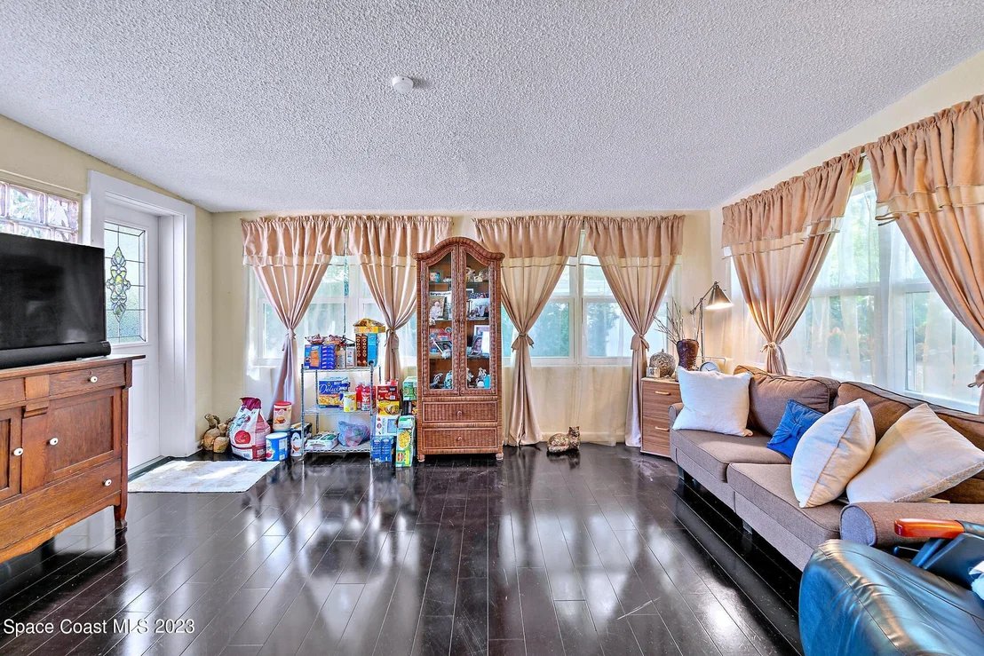 Photo of 6 Vermont Avenue