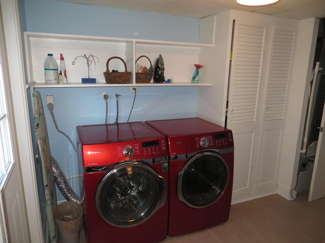 Photo of 1715 Hubbard Drive