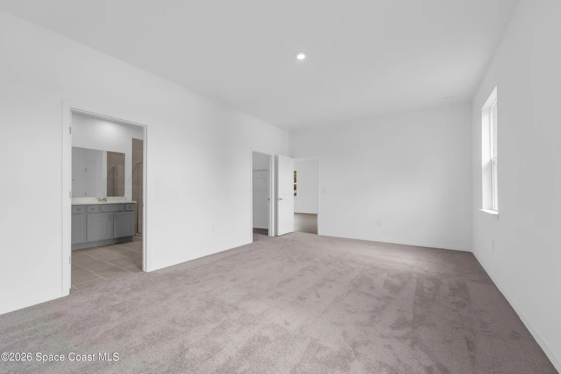 Photo of 1012 Banff Drive NE