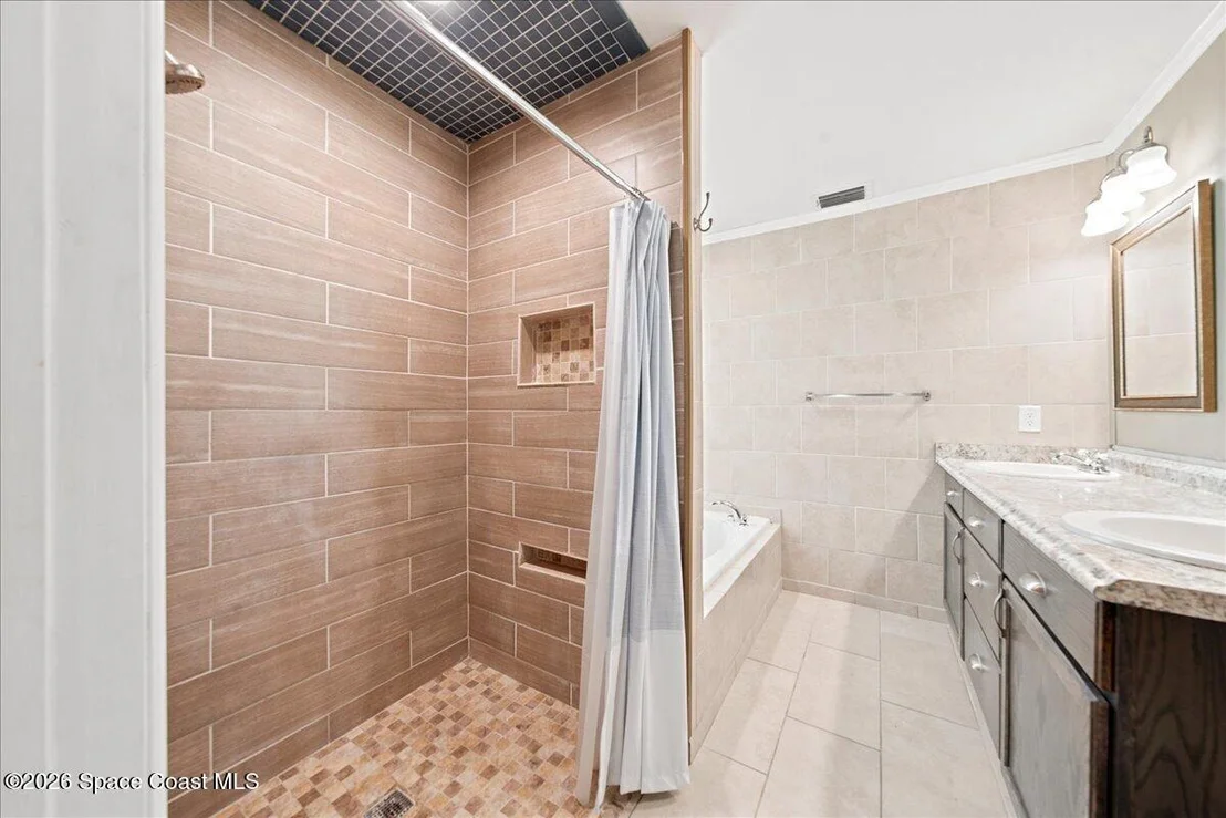 Photo of 813 Emerald Way