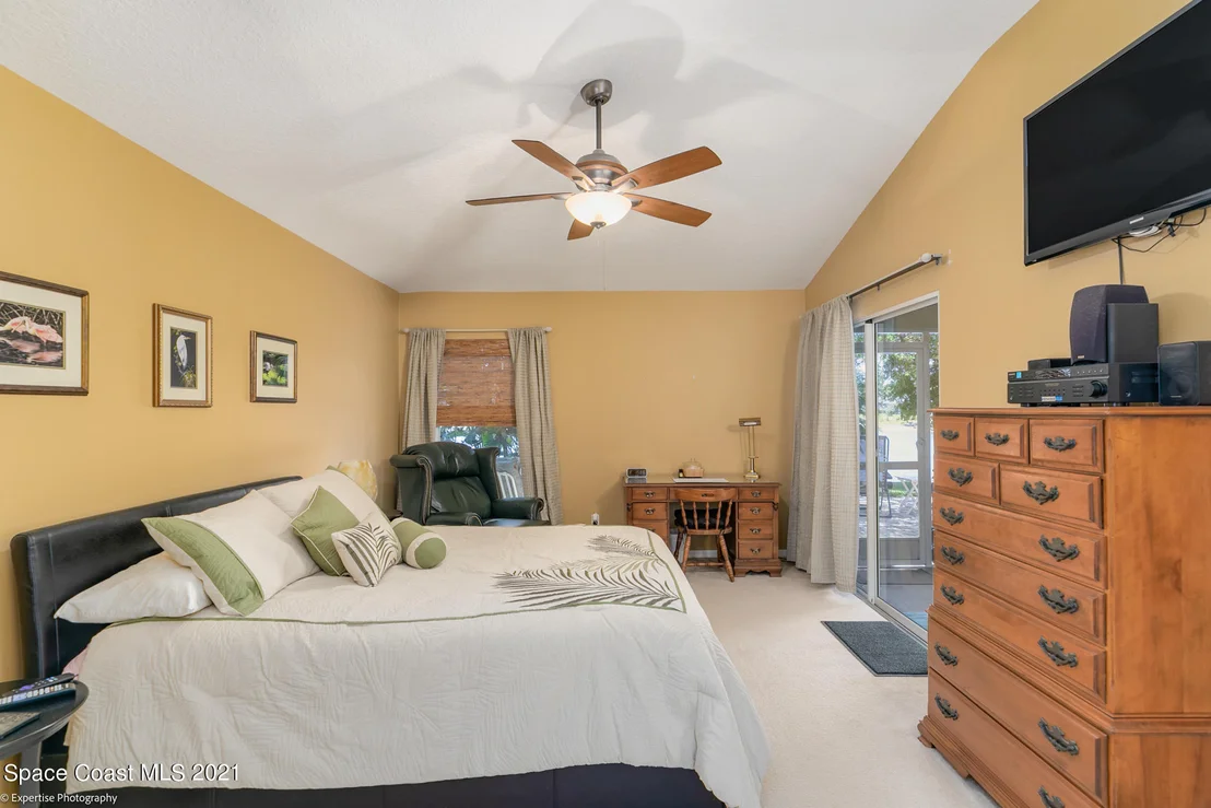 Photo of 829 Tavernier Circle NE