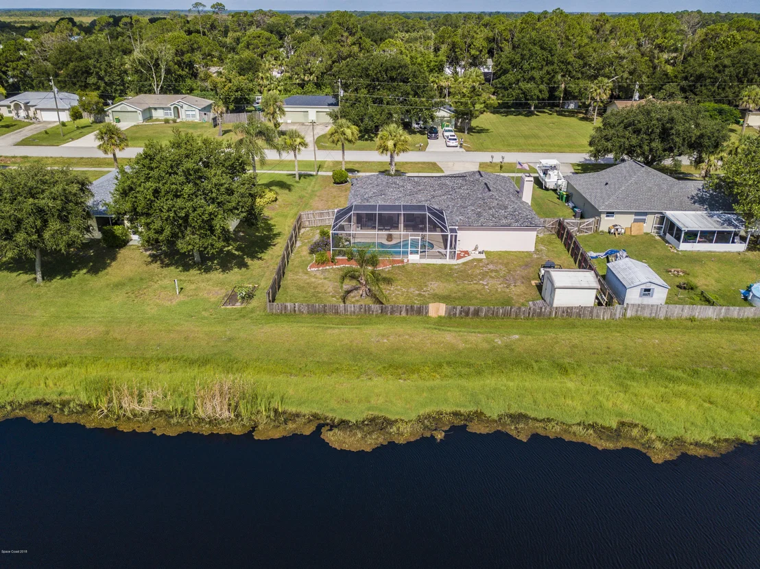 Photo of 6281 Golfview Avenue