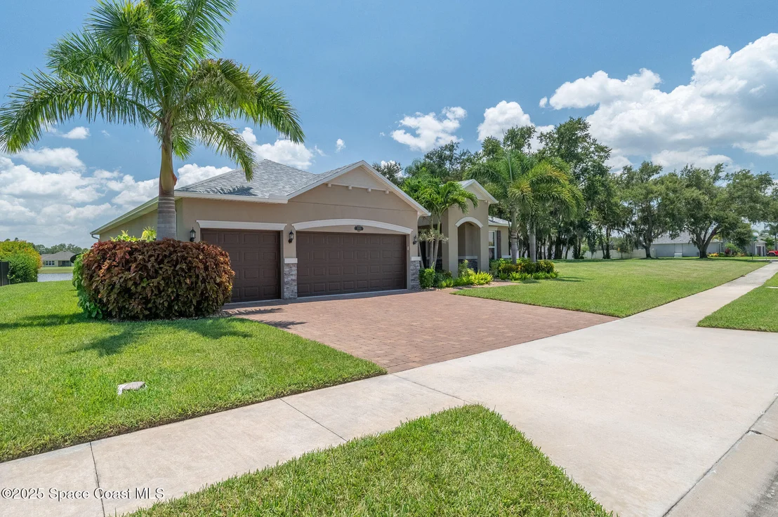 Photo of 2003 Killian Drive NE