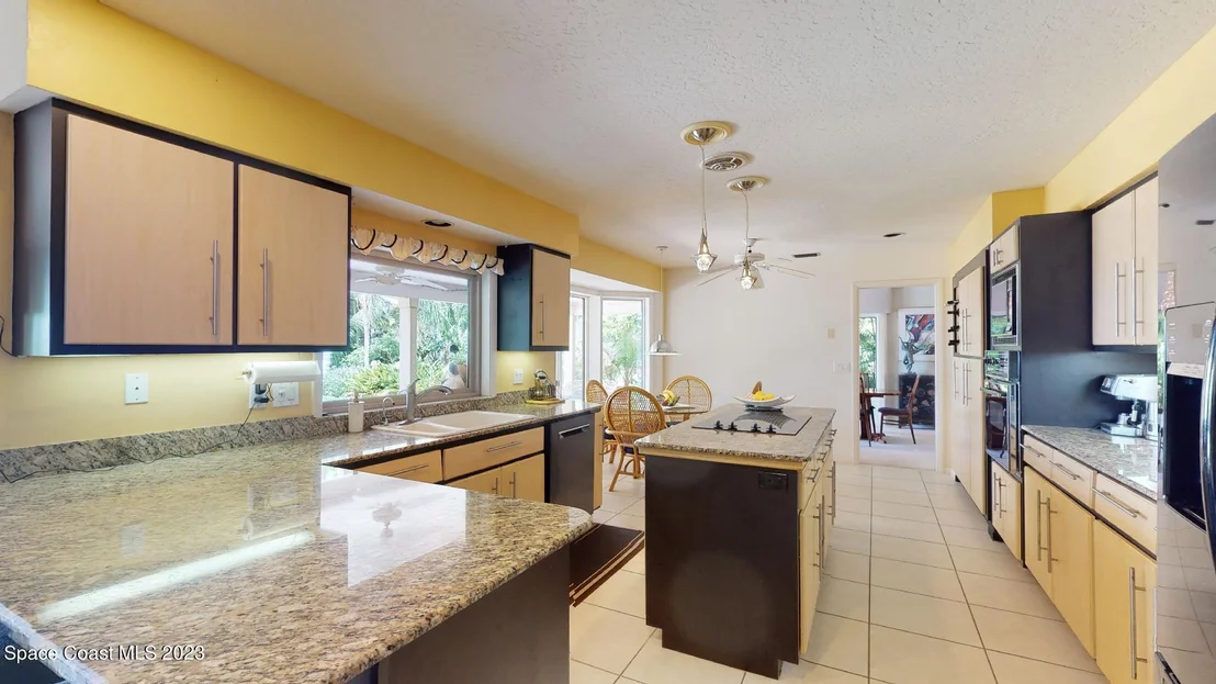 Photo of 421 Riverview Lane