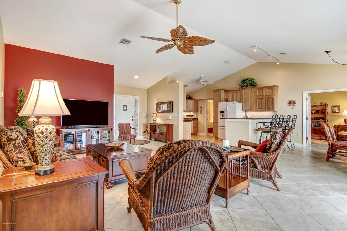 Photo of 3877 Riverside Drive