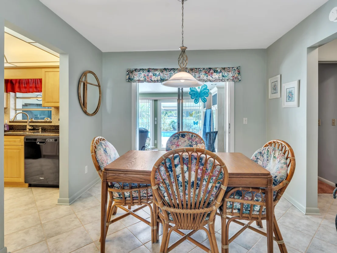 Photo of 1924 Giroux Drive NE