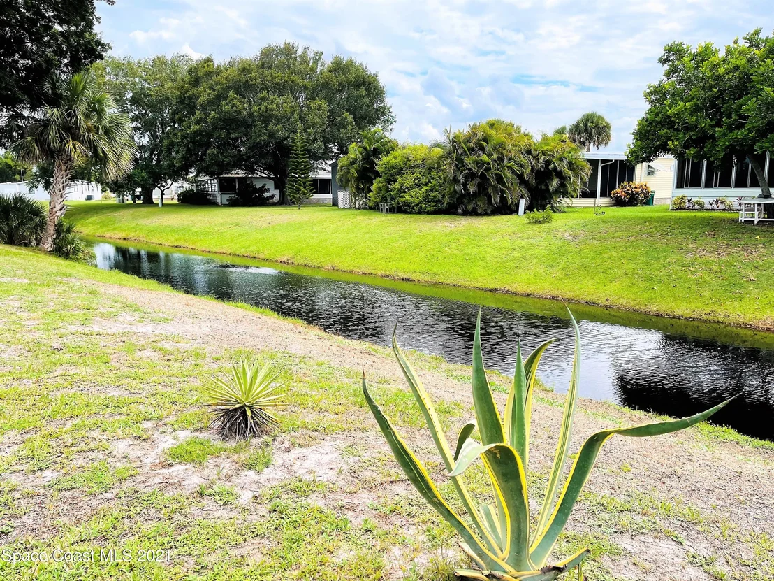 Photo of 735 Barefoot Boulevard