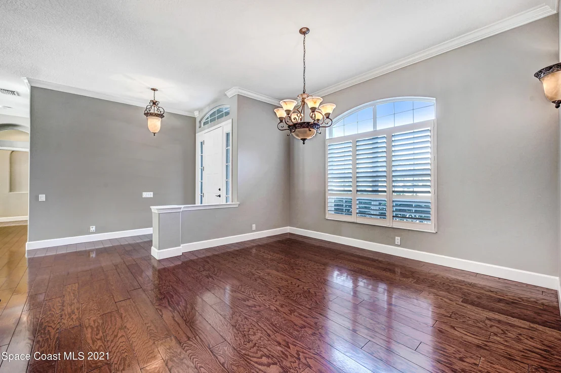 Photo of 882 Oak Park Drive