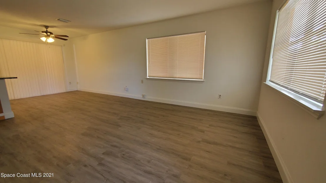 Photo of 1057 Cabot Drive NE