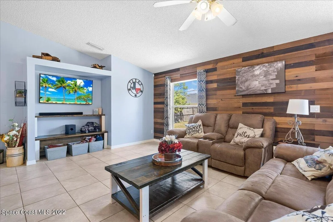 Photo of 2959 Triangle Road SE