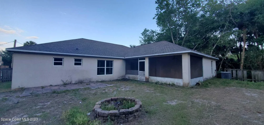 Photo of 6510 Ainsworth Road