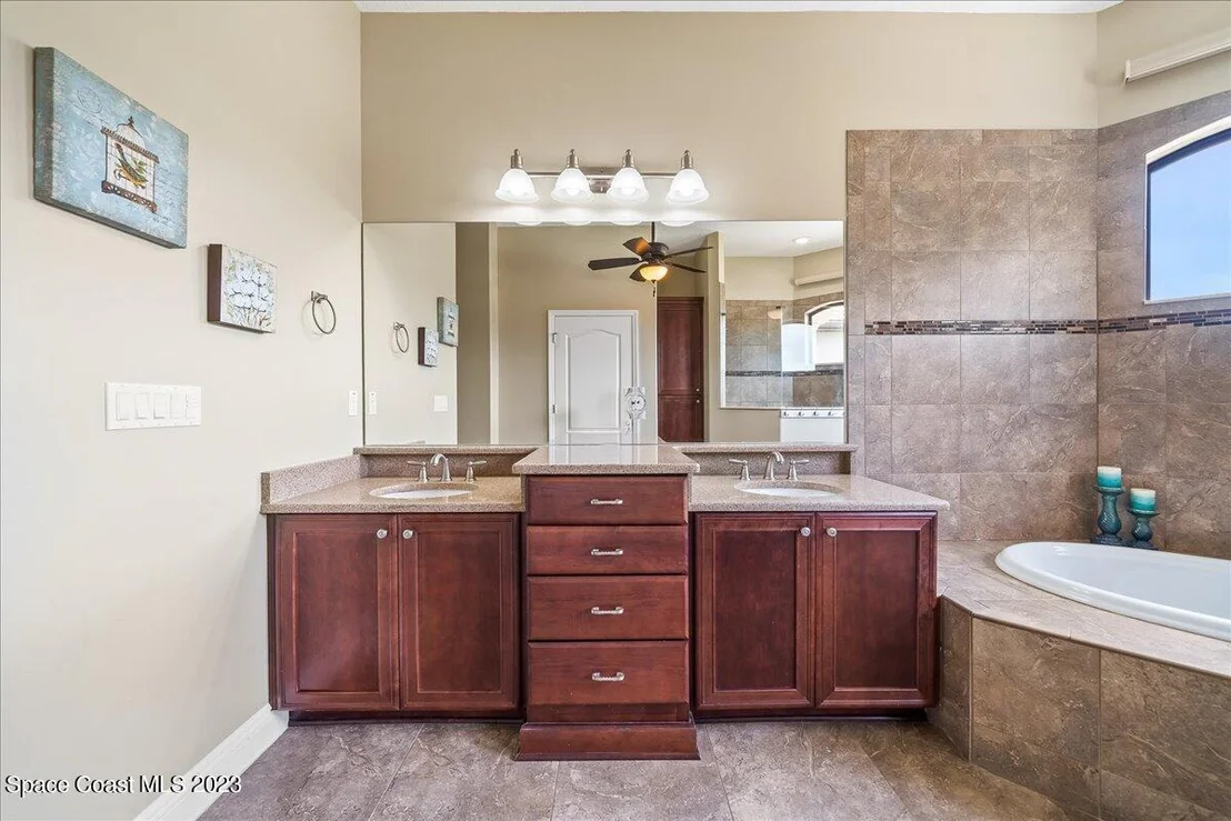 Photo of 4111 Anlow Road