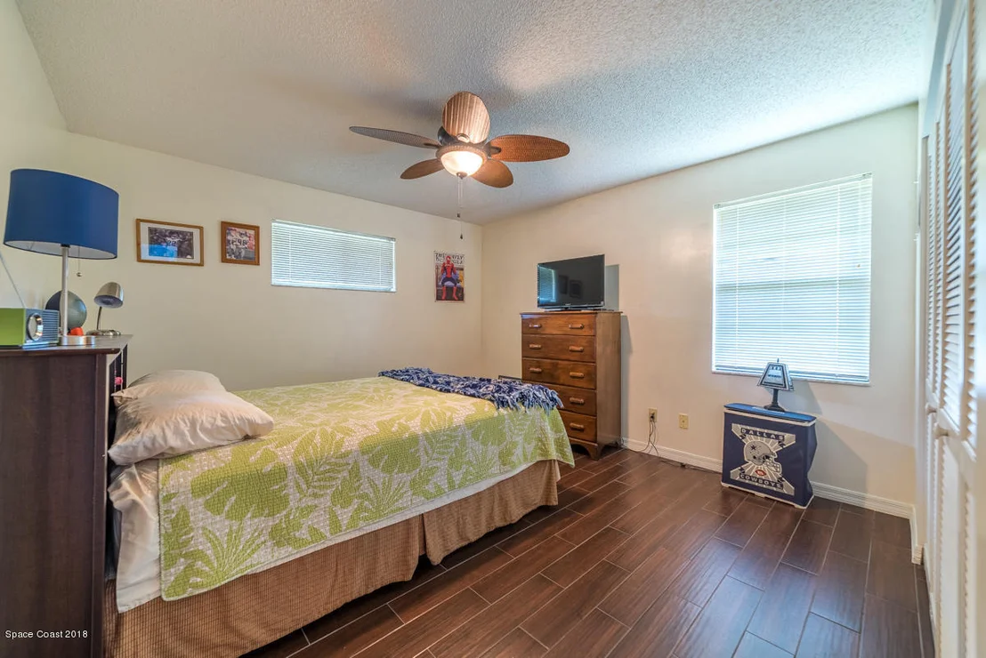 Photo of 1508 Meadowbrook Road NE