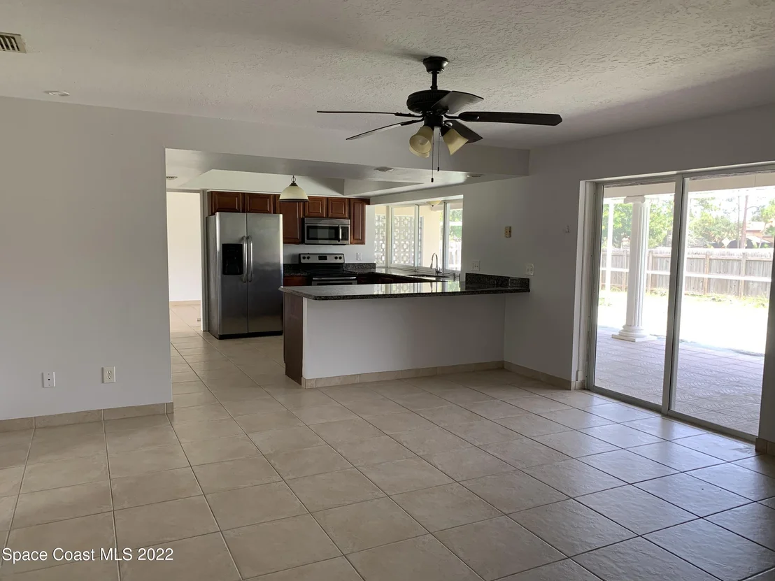 Photo of 799 Pebble Beach Avenue NE