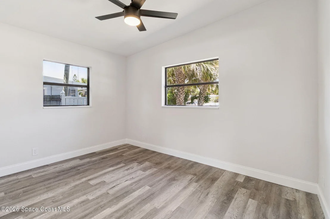Photo of 1465 Hillcrest Drive