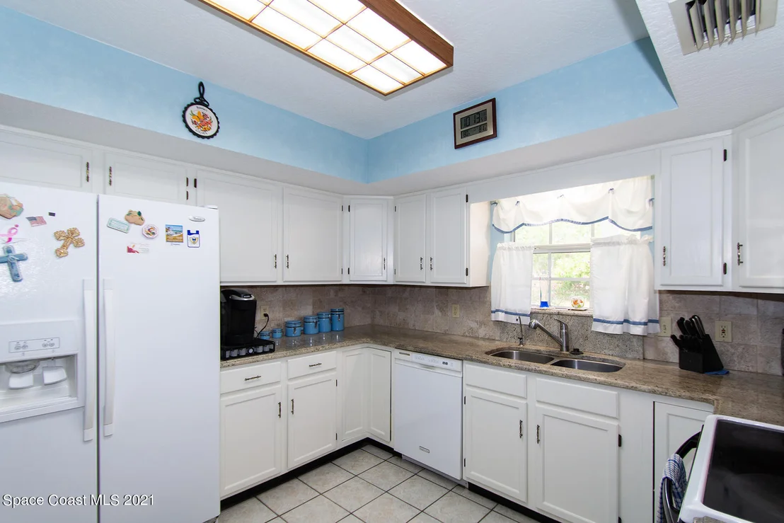 Photo of 1190 Grant Road
