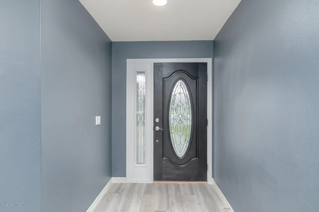 Photo of 895 Villa Drive