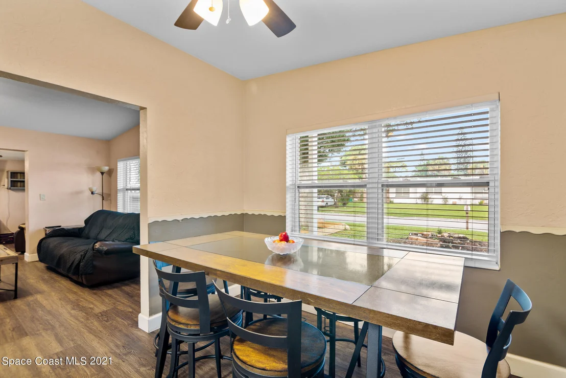 Photo of 1427 Hillcrest Drive
