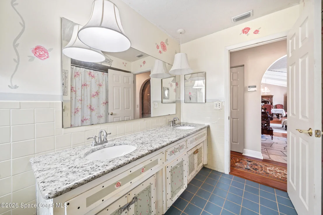 Photo of 2405 Brookside Drive