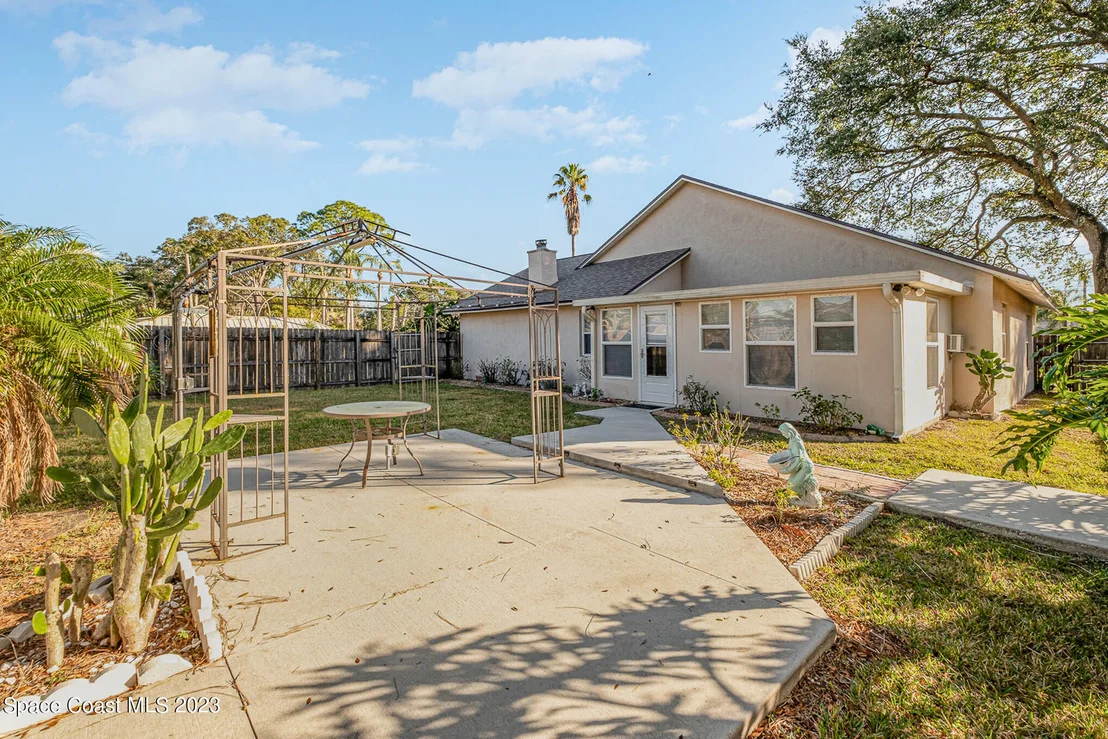 Photo of 5045 Everett Street