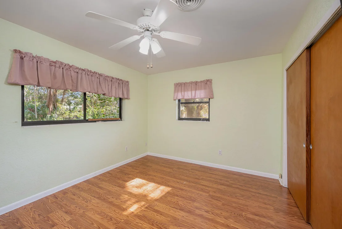 Photo of 981 Lytton Road
