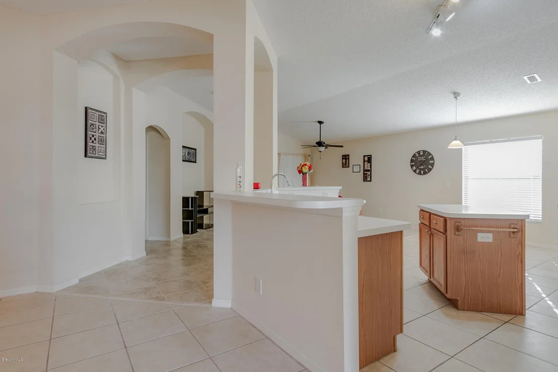 Photo of 963 Shaw Circle