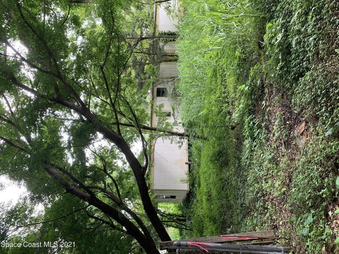 Photo of 300 Lutz Street