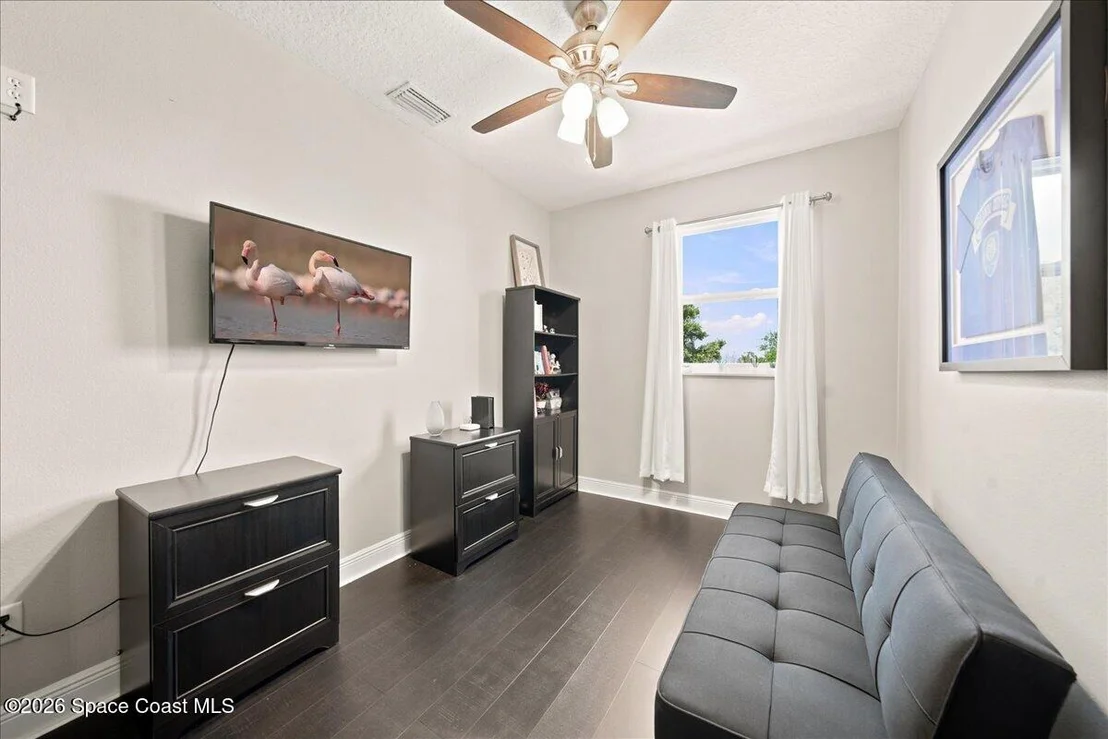 Photo of 195 River Drive
