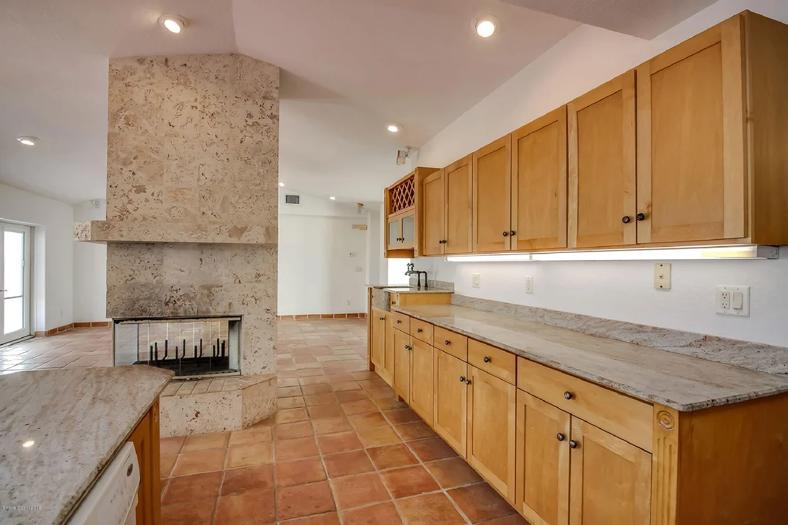 Photo of 2075 N Highway A1a N