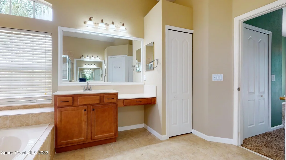 Photo of 3356 Peninsula Circle