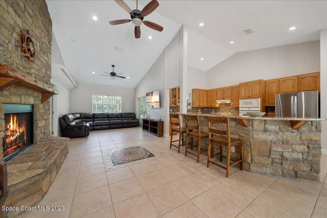 Photo of 3864 Reynolds Road