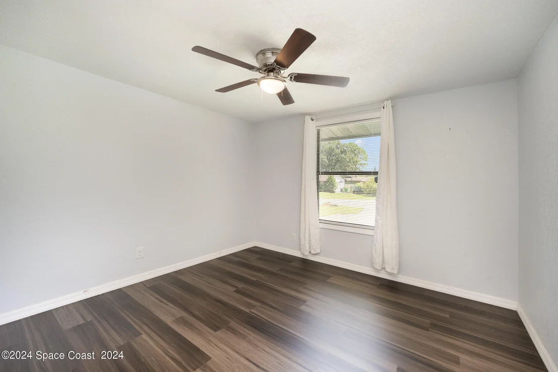 Photo of 6434 Cable Avenue