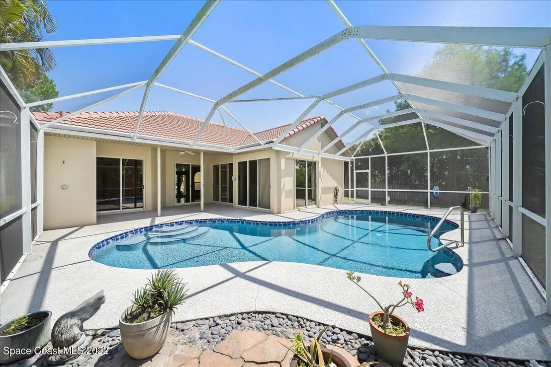 Photo of 4620 Canard Road