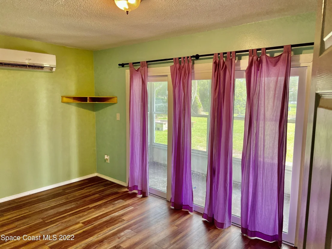 Photo of 1341 Cindy Circle NE