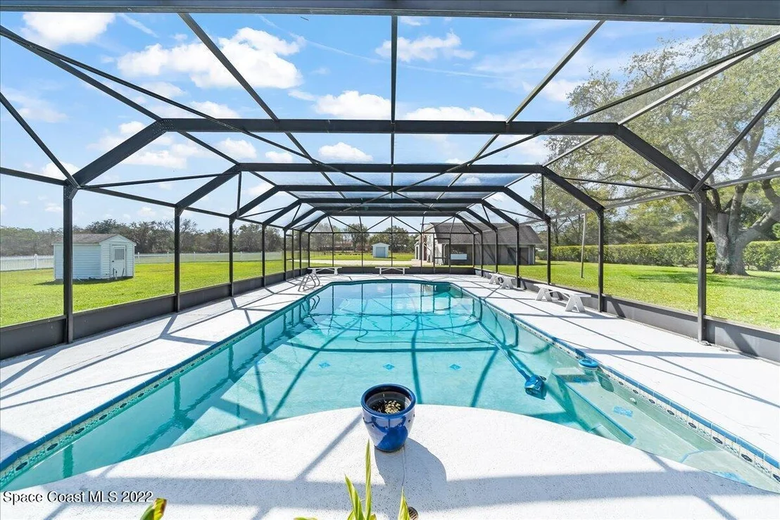 Photo of 3685 Burkholm Road