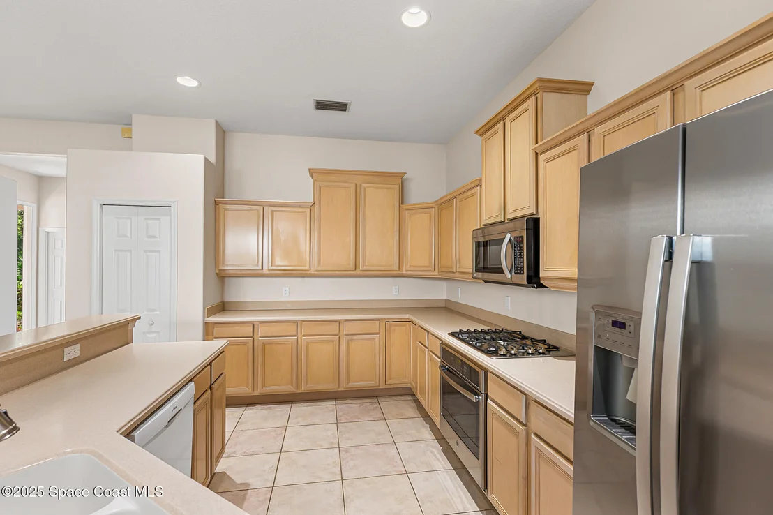 Photo of 853 Suntree Woods Drive